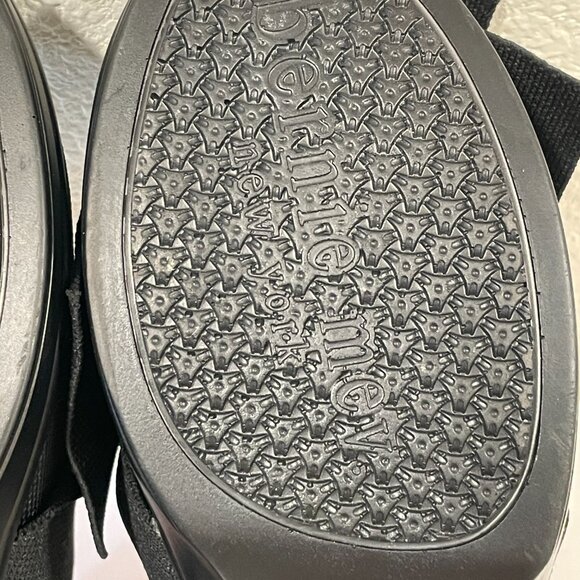 NEW, BERNIE MEV "Chesca Serenity" Pump Stretch Textile with Bow, Black - 8.5 - Picture 10 of 13